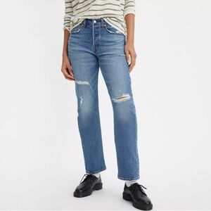 LEVIS ONCE WORN PERFECT CONDITION WEDGE STRAIGHT JEANS